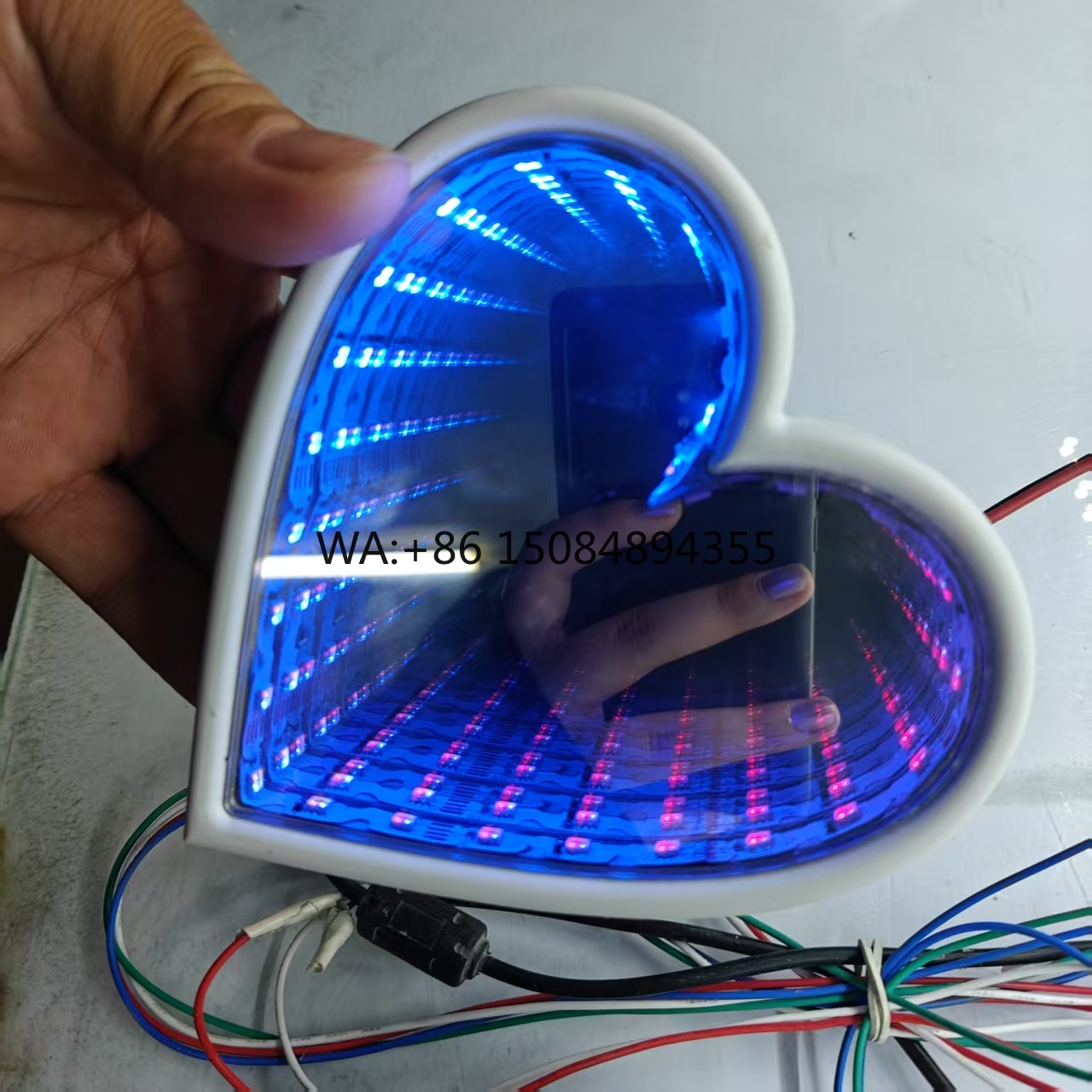Car Mirror - กระจกตกแต่งผนัง 3 มิติ หลายสี แบบอินฟินิตี้ พร้อมไฟ